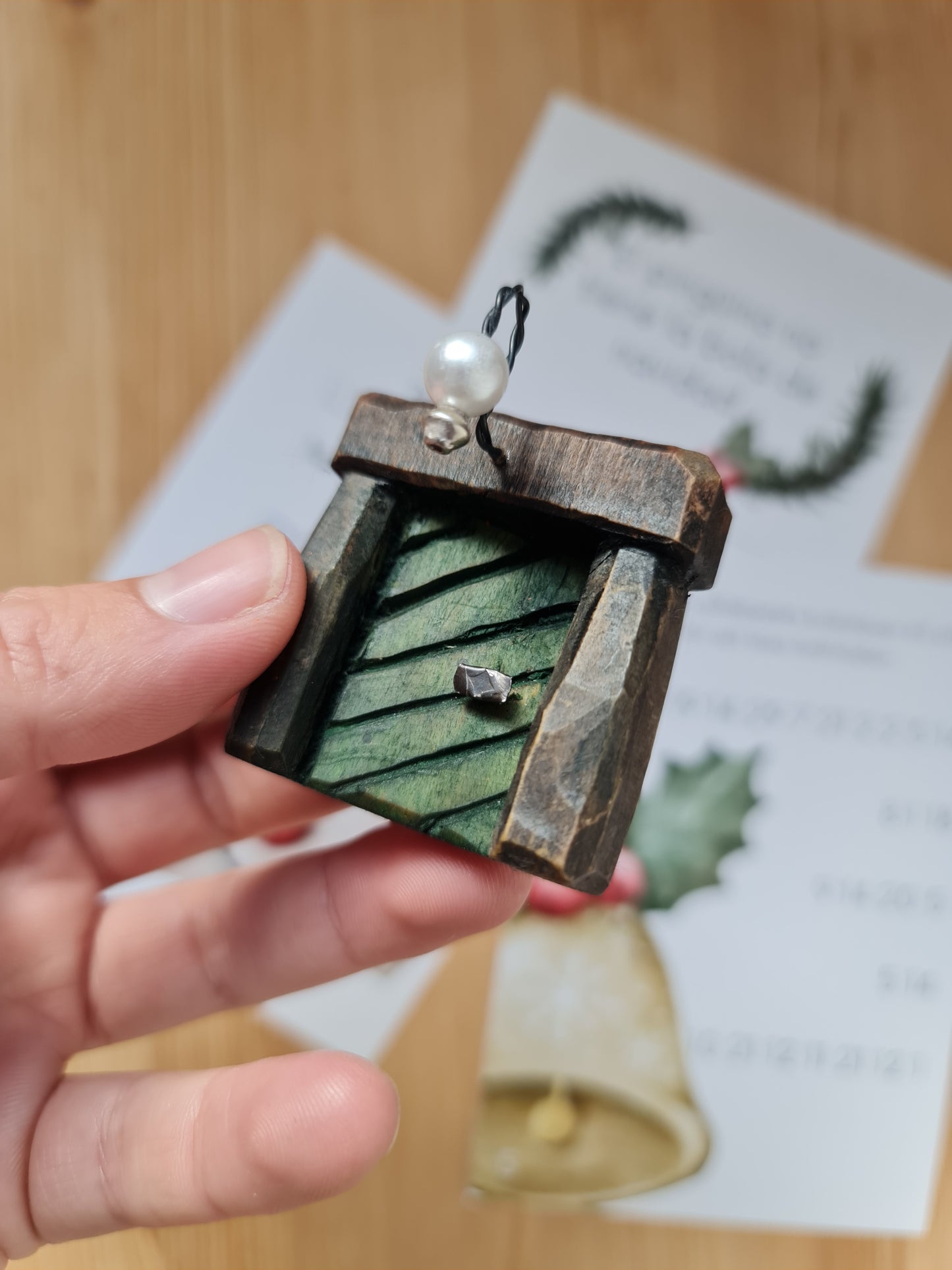 Exklusivt julpaket - julkalender och handtäljd nissedörr