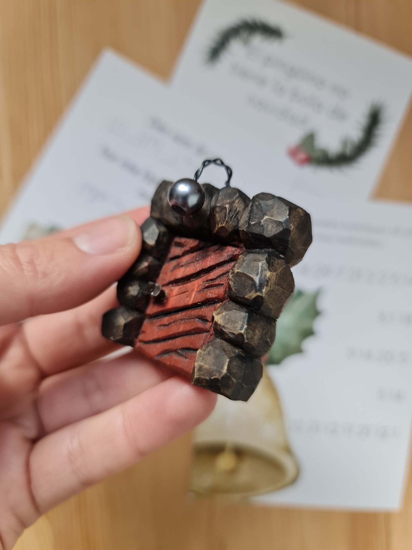 Exklusivt julpaket - julkalender och handtäljd nissedörr